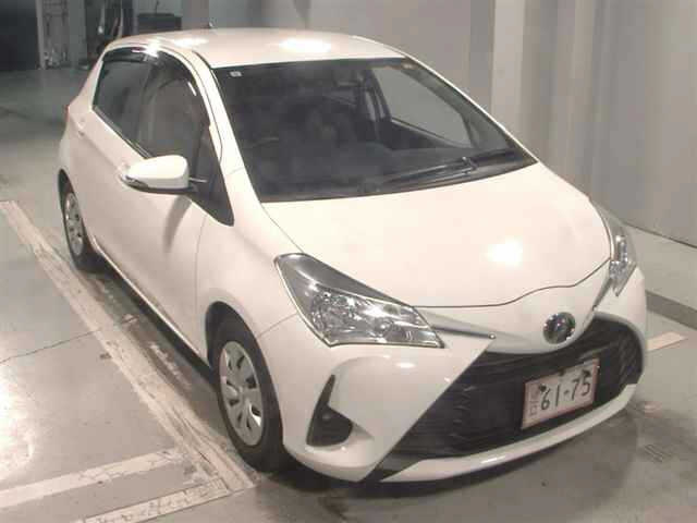 TOYOTA VITZ — фото