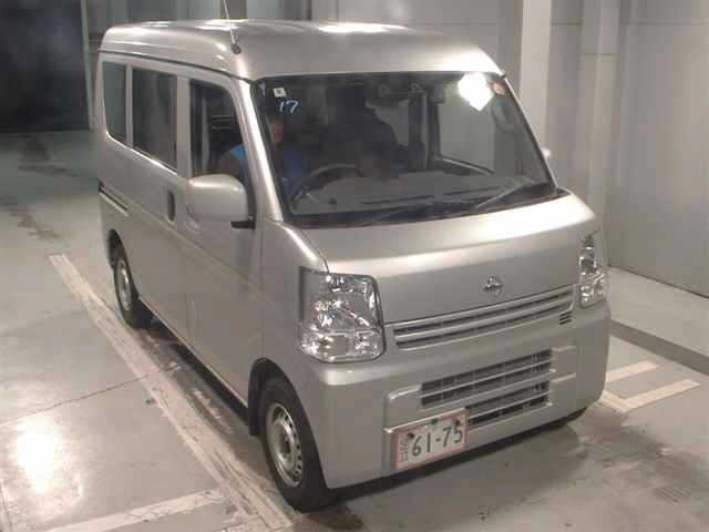 NISSAN CLIPPER — фото