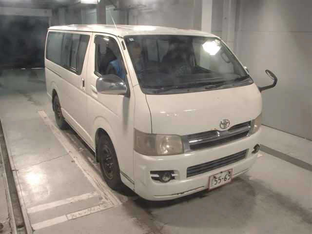 TOYOTA HIACE — фото