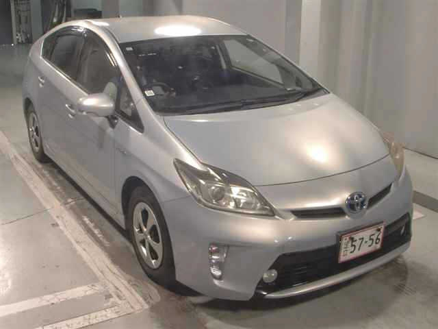 TOYOTA PRIUS — фото