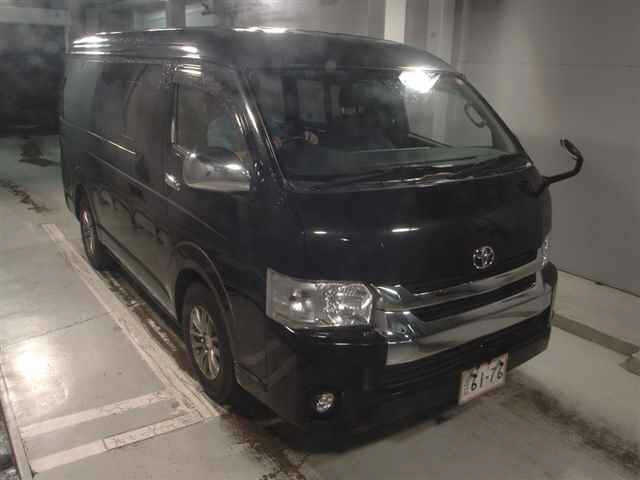 TOYOTA HIACE — фото