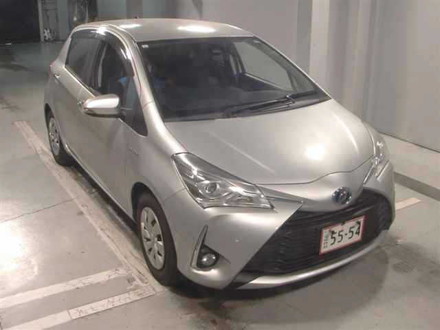 TOYOTA VITZ — фото