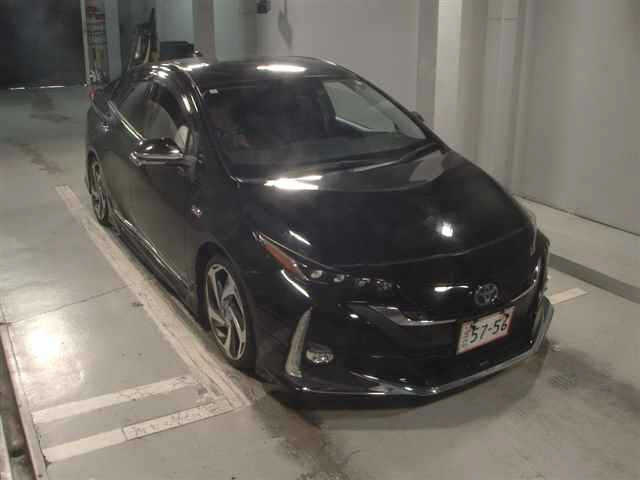 TOYOTA PRIUS — фото