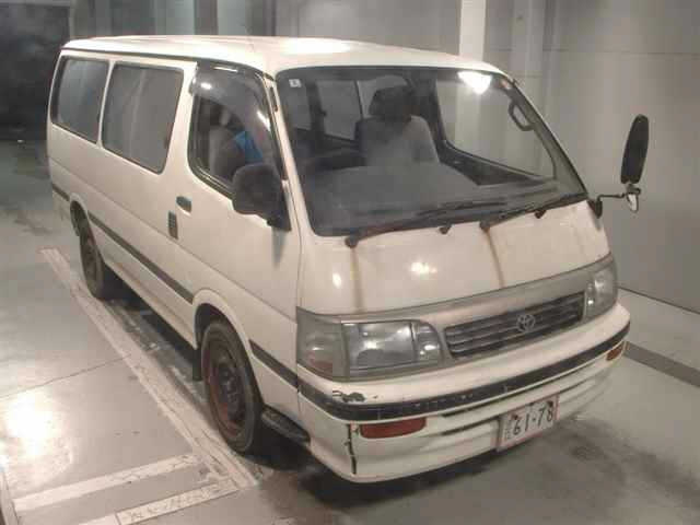 TOYOTA HIACE — фото