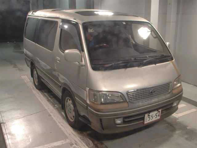 TOYOTA HIACE — фото