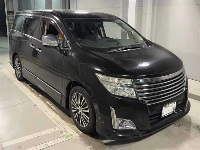 NISSAN ELGRAND — фото