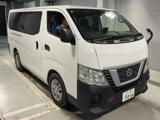 NISSAN CARAVAN — фото