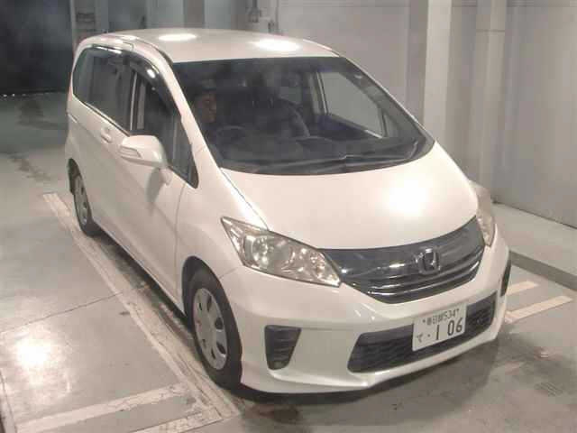 HONDA FREED — фото