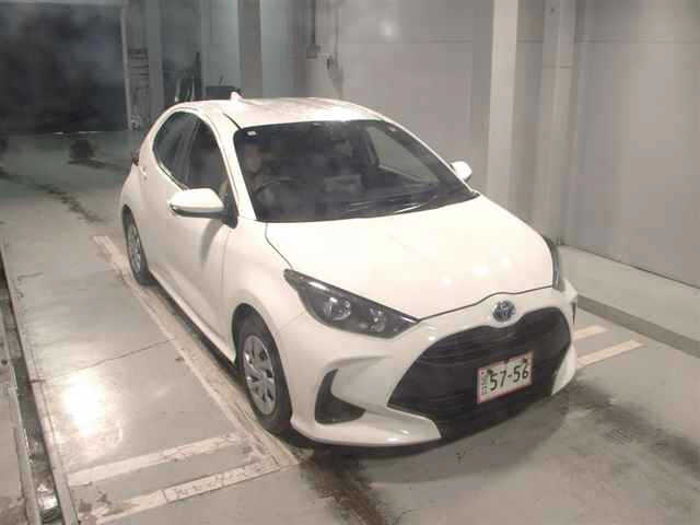 TOYOTA YARIS — фото