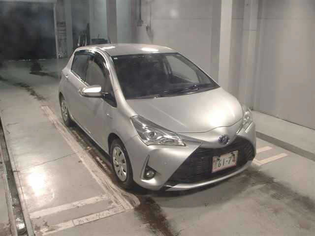 TOYOTA VITZ — фото