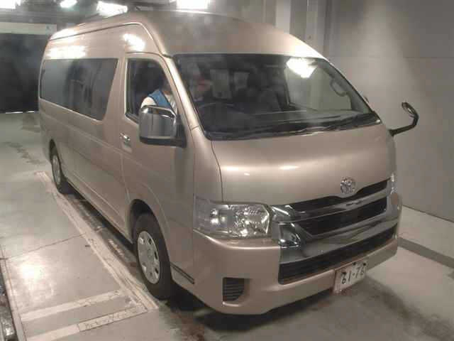 TOYOTA HIACE — фото