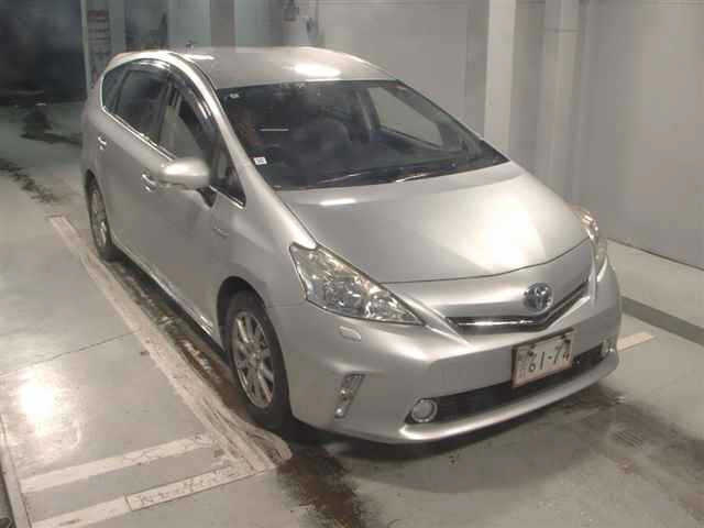 TOYOTA PRIUS — фото