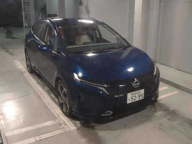 NISSAN AURA