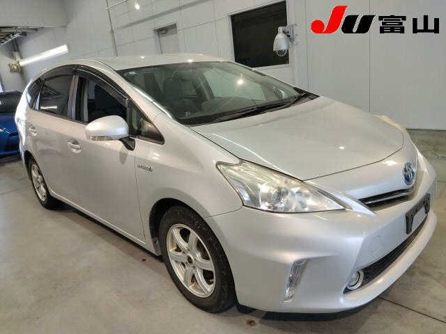 TOYOTA PRIUS — фото