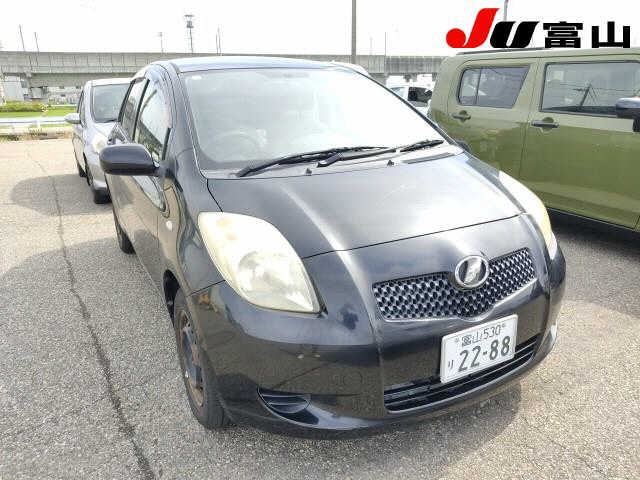 TOYOTA VITZ — фото