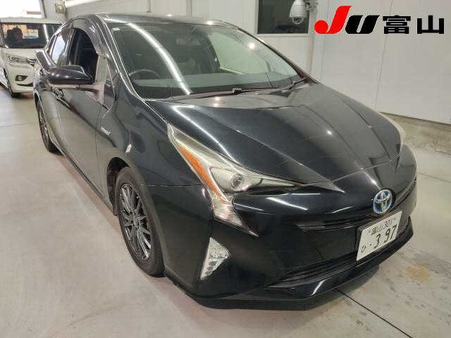 TOYOTA PRIUS — фото