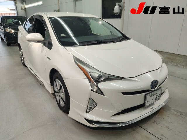 TOYOTA PRIUS — фото