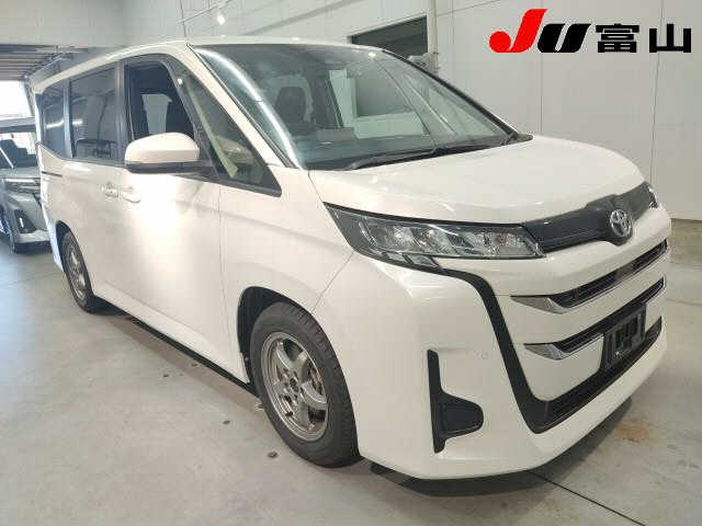 TOYOTA NOAH — фото