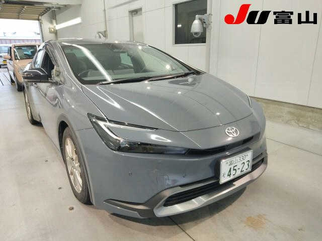 TOYOTA PRIUS — фото
