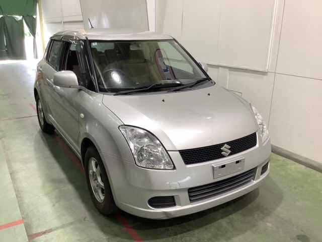 SUZUKI SWIFT — фото