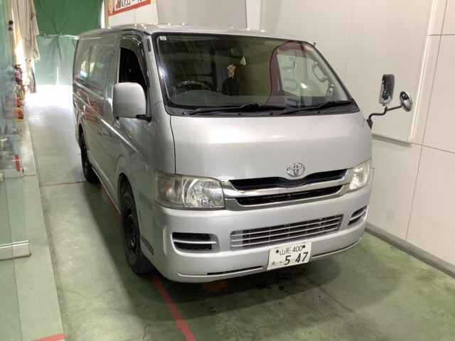 TOYOTA HIACE