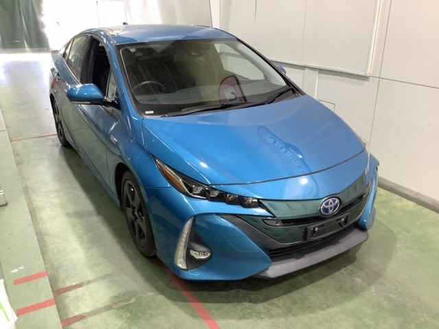 TOYOTA PRIUS — фото
