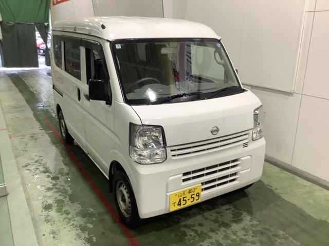 NISSAN CLIPPER — фото