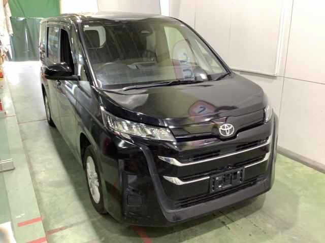 TOYOTA NOAH — фото