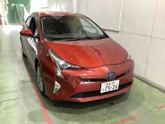 TOYOTA PRIUS — фото