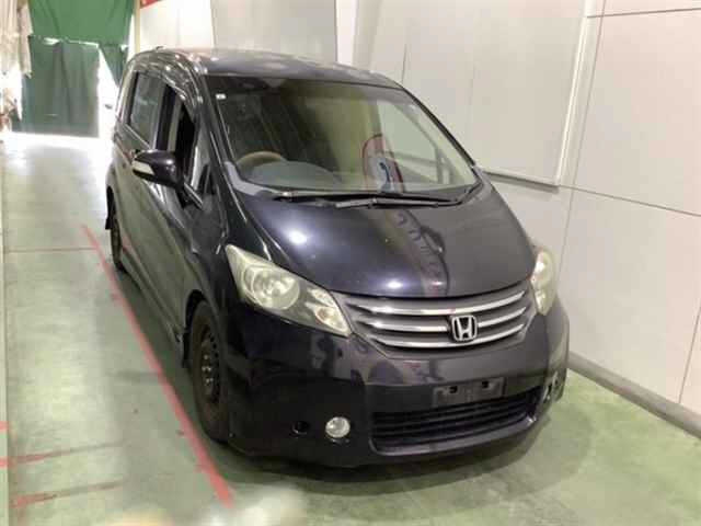 HONDA FREED — фото