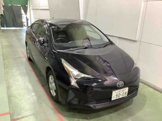 TOYOTA PRIUS — фото