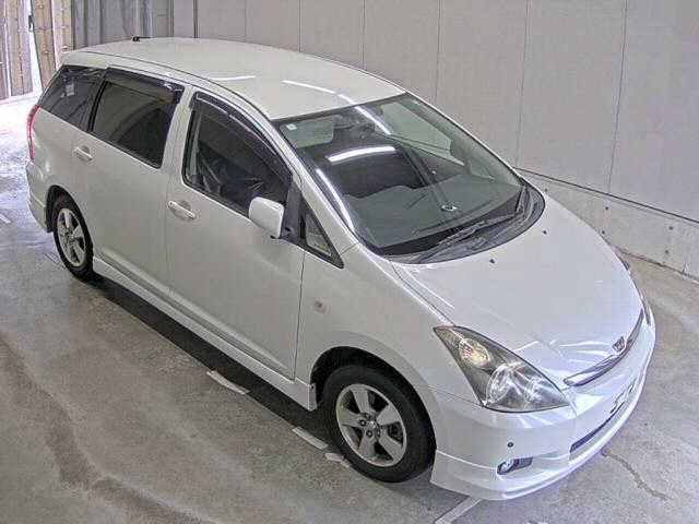 TOYOTA WISH — фото