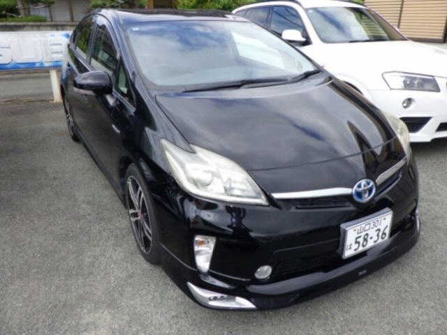 TOYOTA PRIUS — фото