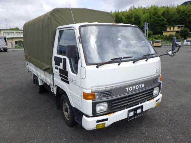 TOYOTA HIACE — фото