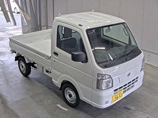 NISSAN CLIPPER — фото