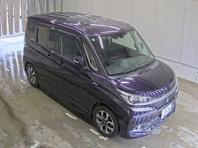 MITSUBISHI DELICA — фото