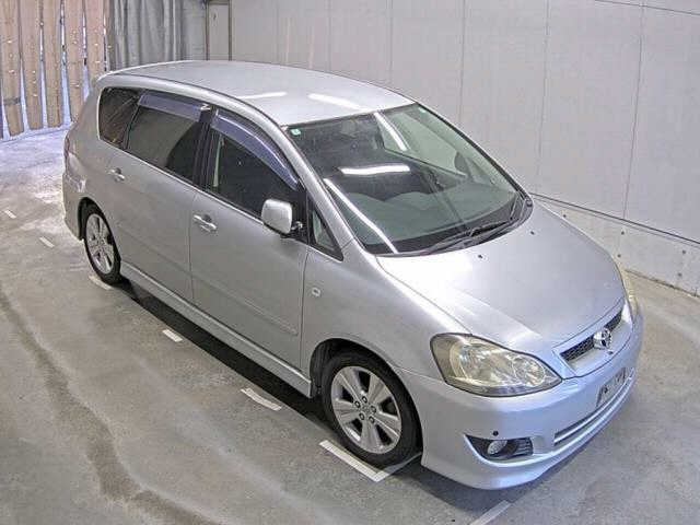 TOYOTA IPSUM — фото