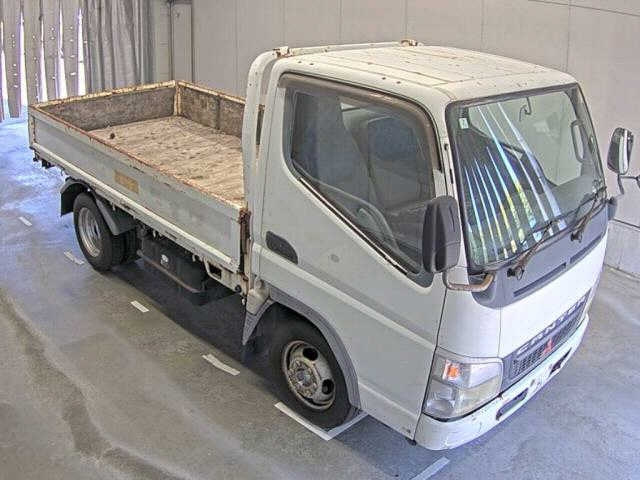 MITSUBISHI CANTER — фото