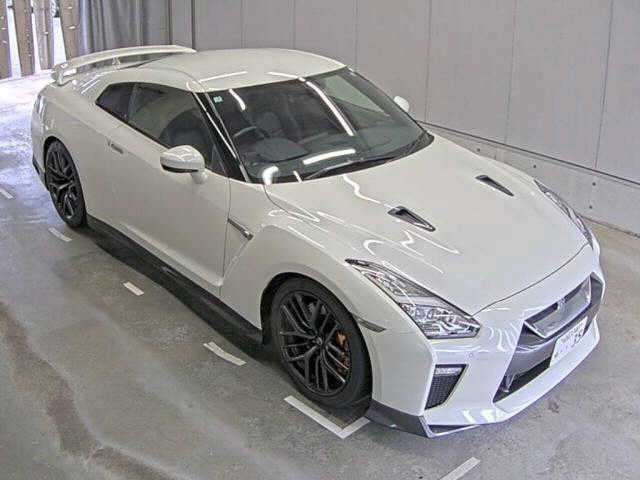 NISSAN GT R — фото