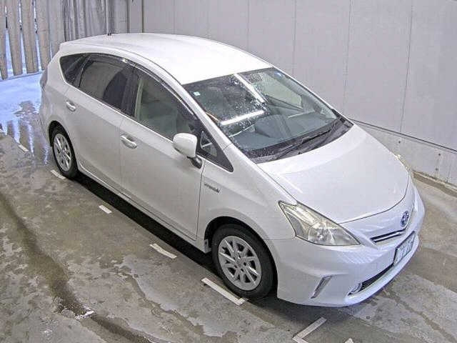 TOYOTA PRIUS — фото