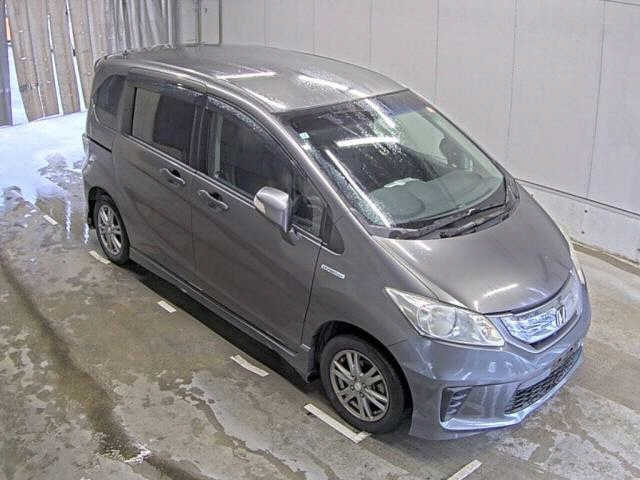 HONDA FREED — фото