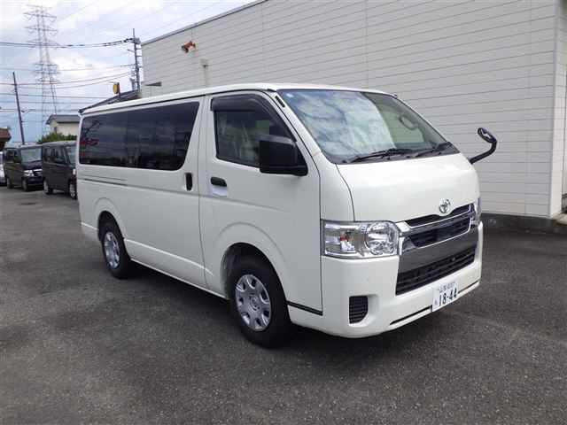 TOYOTA HIACE — фото