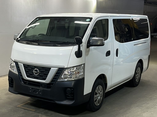 NISSAN CARAVAN — фото