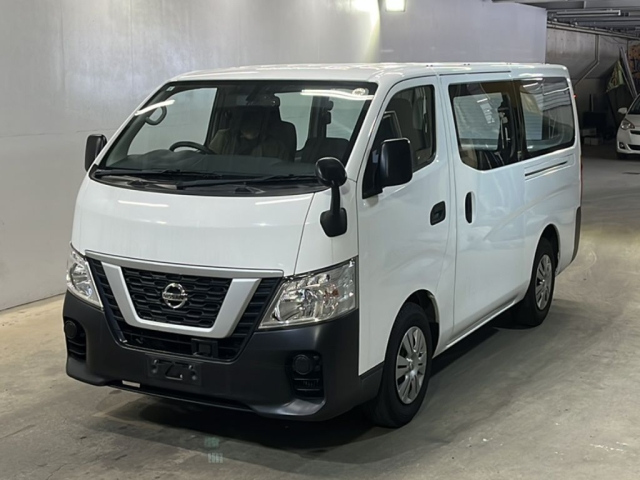 NISSAN CARAVAN — фото