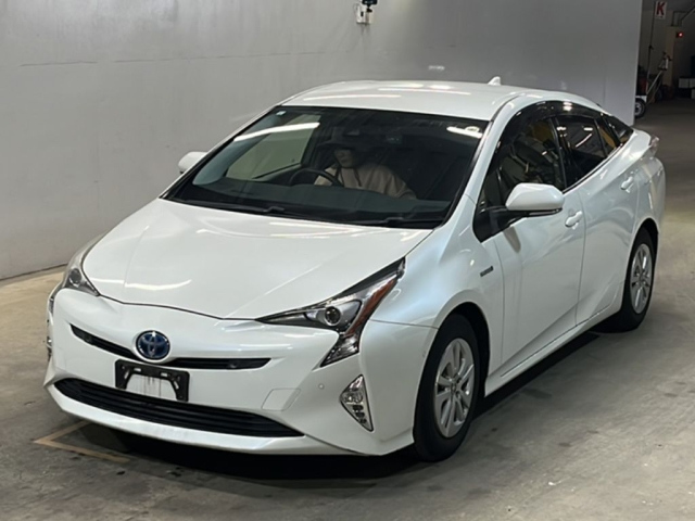 TOYOTA PRIUS — фото