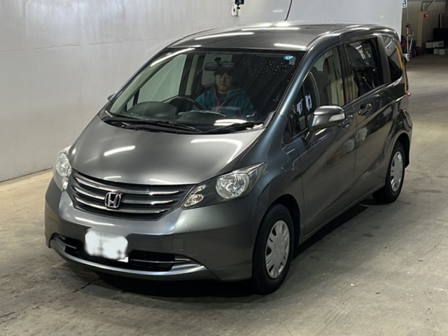 HONDA FREED — фото