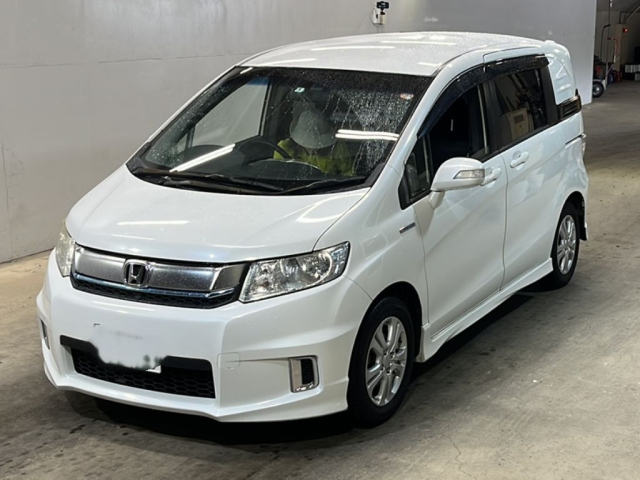 HONDA FREED — фото