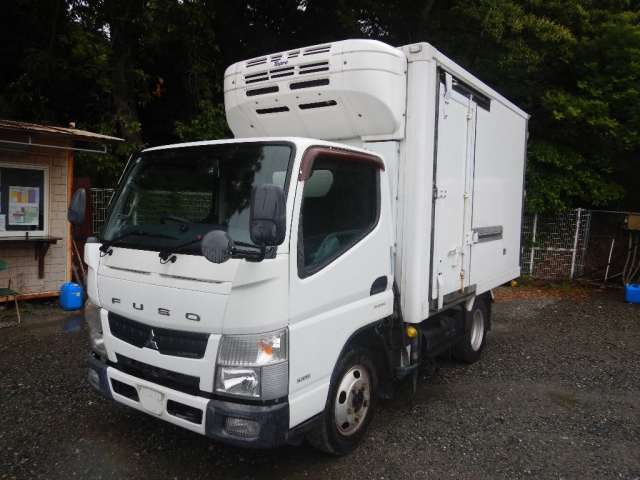 MITSUBISHI CANTER — фото