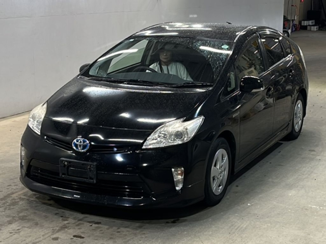 TOYOTA PRIUS — фото