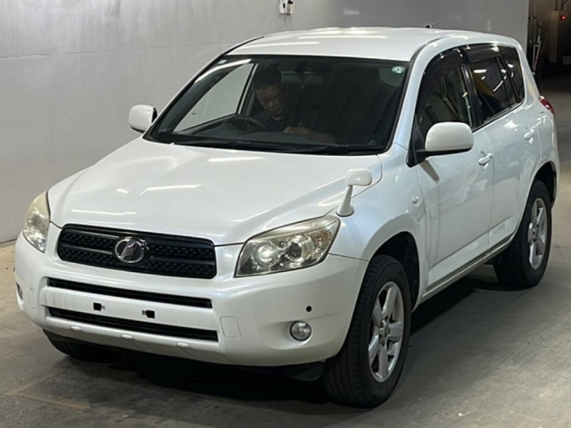 TOYOTA RAV4 — фото